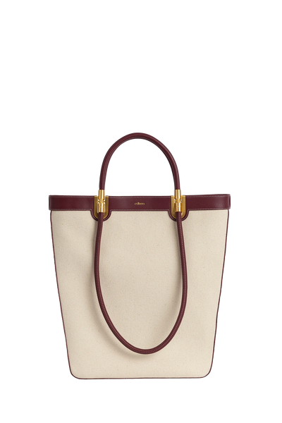 Premium designer bag, crafted with refined craftsmanship and high-quality materials, crafted with premium materials, perfect for elevating sophisticated travel and everyday looks.