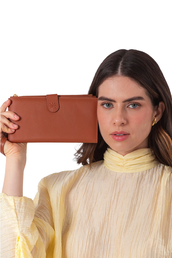 PASSPORT HOLDER Caramel Esthera US